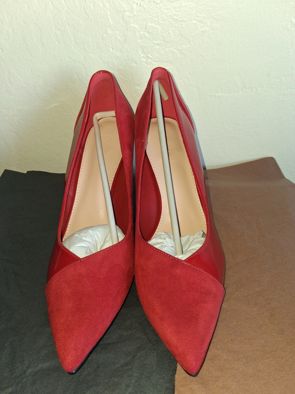 Women's Red Pointed-Toe Mixed-Material Pumps